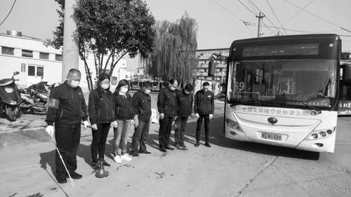 這一刻，洛陽公交人深切哀悼